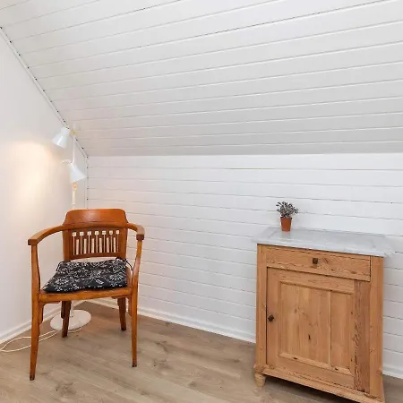Three-bedroom Holiday In 73 *